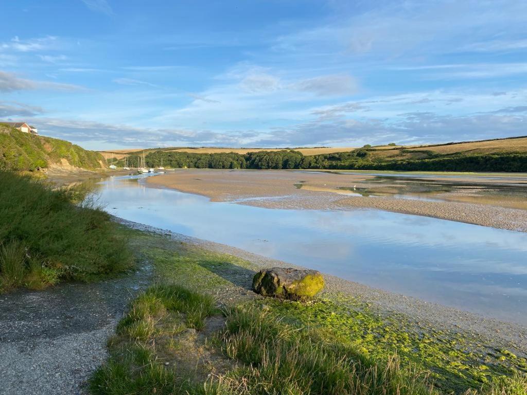 2 Chatsworth Riverscape Apartments - Peaceful Apartment In Great Location With Free Parking Overlooking The Gannel Just A Short Walk From Newquays Incredible Beaches And Local Amenities New Quay Exteriör bild