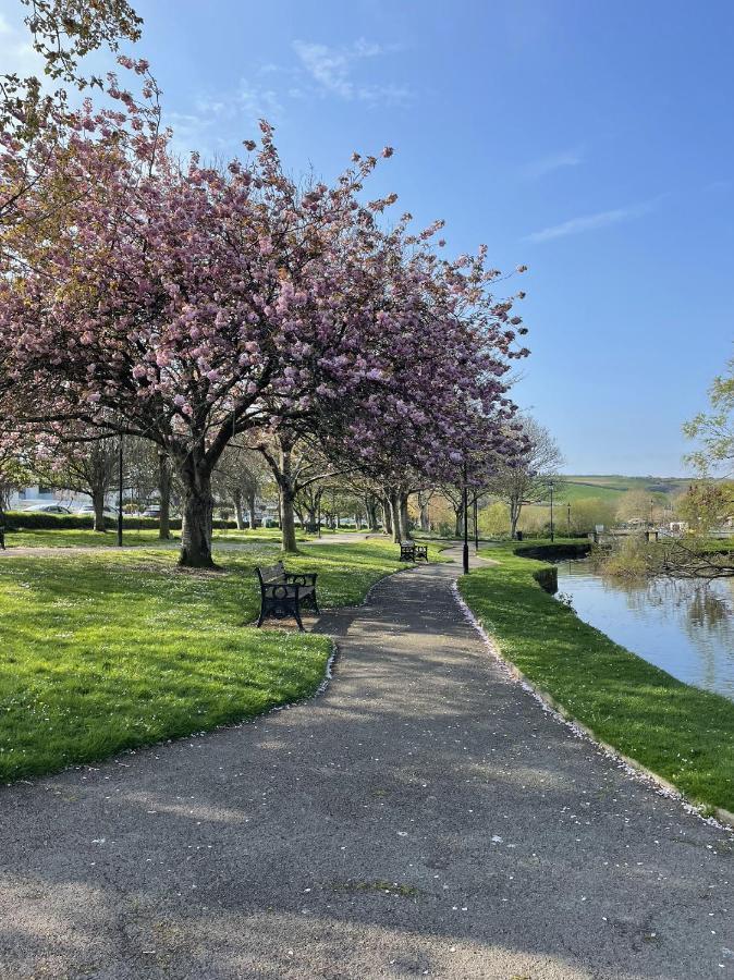 2 Chatsworth Riverscape Apartments - Peaceful Apartment In Great Location With Free Parking Overlooking The Gannel Just A Short Walk From Newquays Incredible Beaches And Local Amenities New Quay Exteriör bild